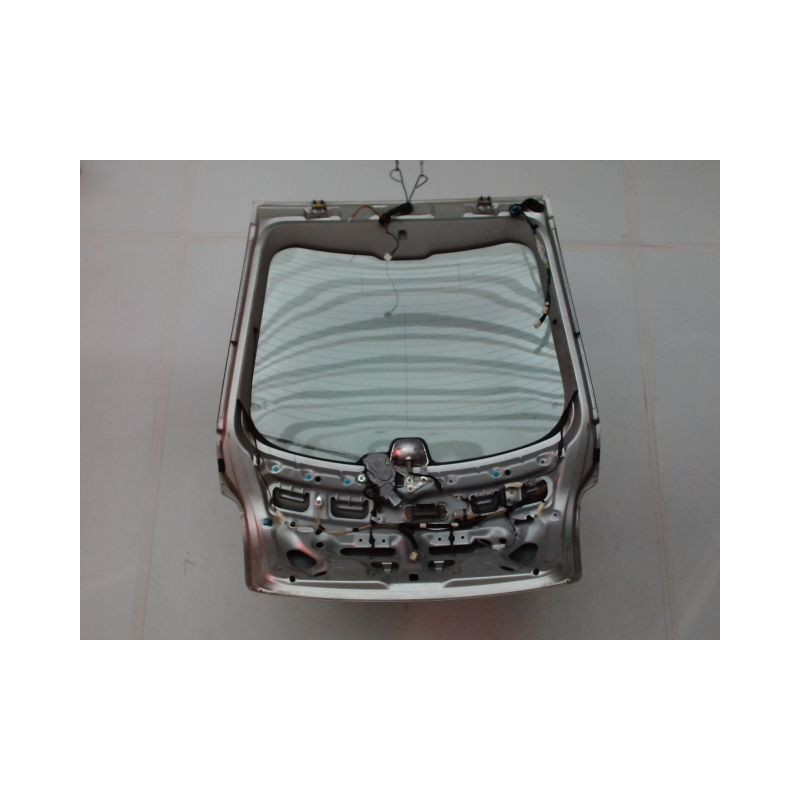 HAYON TOYOTA AVENSIS