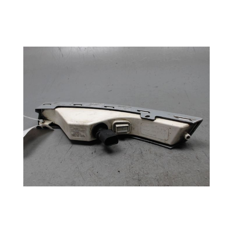 CLIGNOTANT DROIT VOLKSWAGEN PASSAT SW 2005-