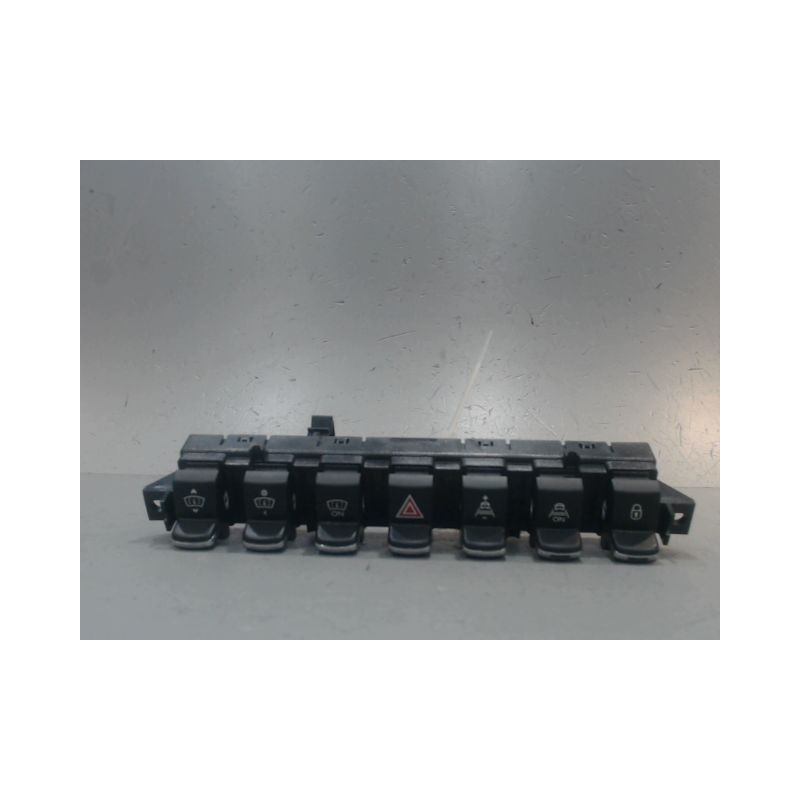 BOUTON DE WARNING PEUGEOT 3008