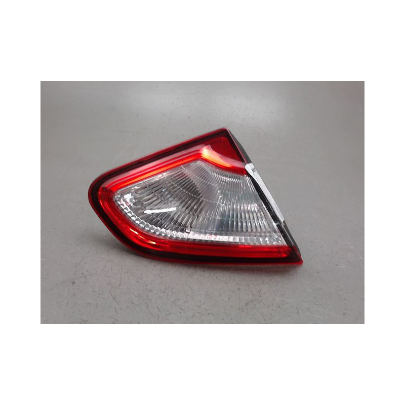FEU ARRIERE INTERIEUR GAUCHE NISSAN QASHQAI