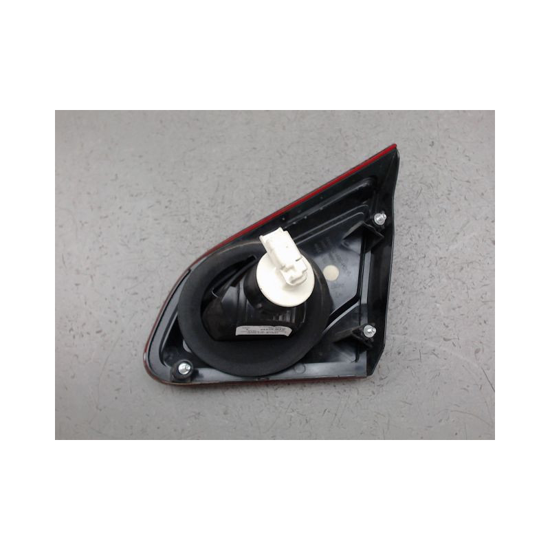 FEU ARRIERE INTERIEUR GAUCHE NISSAN QASHQAI