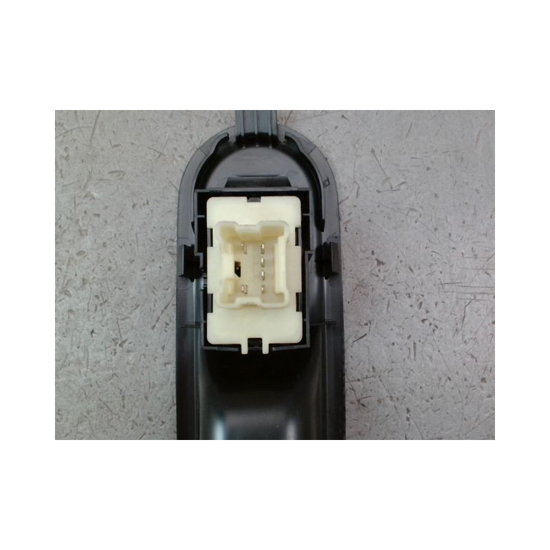 COMMANDE LEVE-GLACE PORTE AVD RENAULT TWINGO III 2014-...