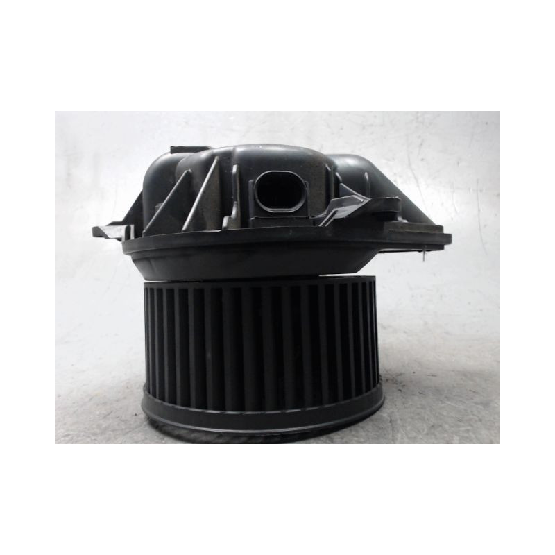 MOTEUR VENTILATEUR CHAUFFAGE NISSAN PRIMASTAR