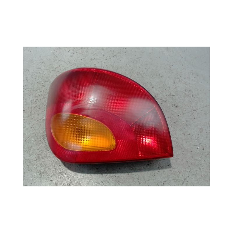 FEU ARRIERE GAUCHE  FORD FIESTA 99-2002