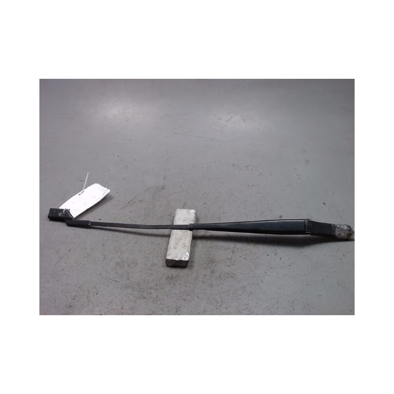 BRAS ESSUIE-GLACE AVANT DROIT VOLKSWAGEN PASSAT 2005-