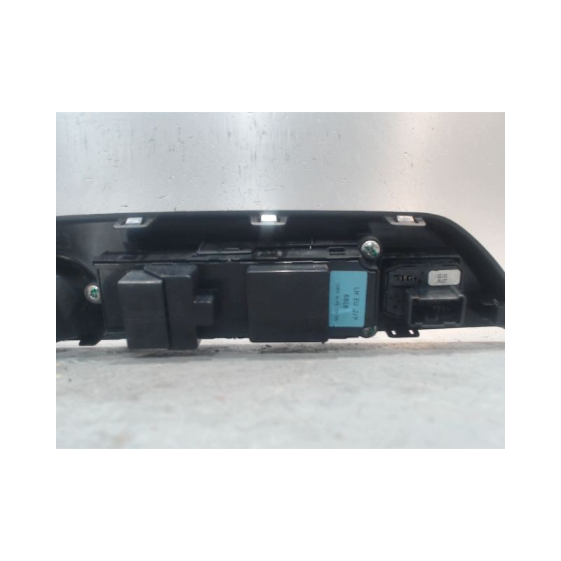 COMMANDE LEVE-GLACE PORTE AVG SUZUKI SWIFT