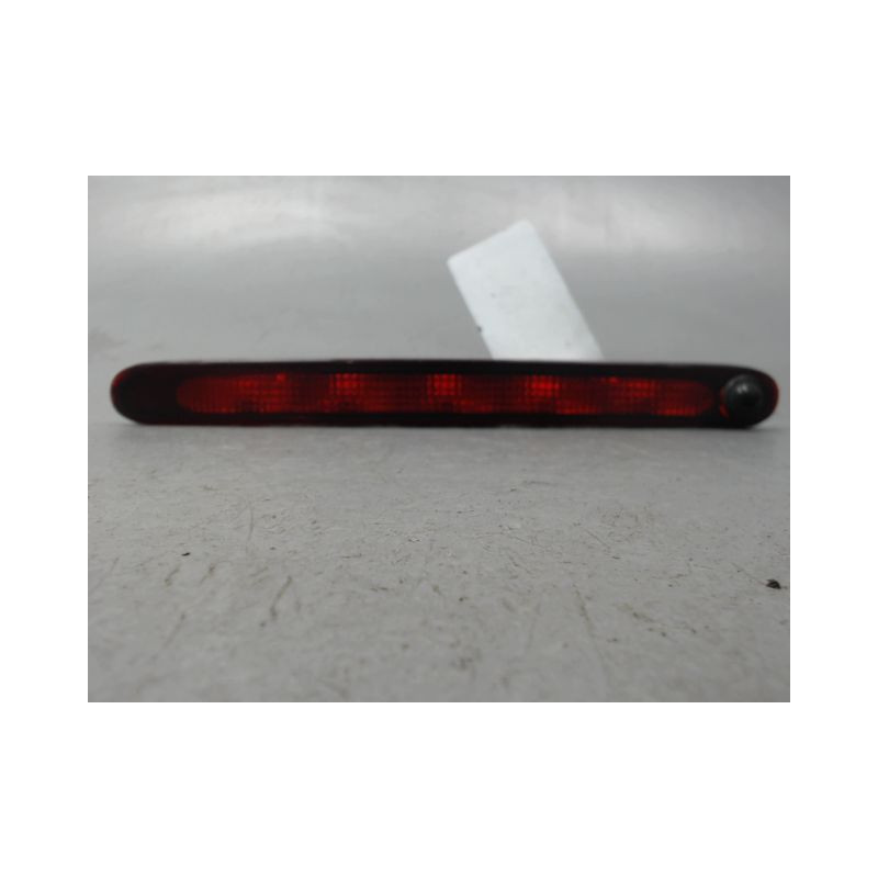 FEUX STOP SUPPLEMENTAIRE SUZUKI SWIFT