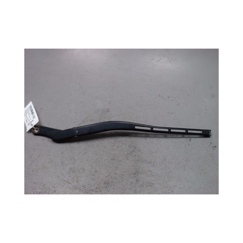 BRAS ESSUIE-GLACE AVANT DROIT AUDI A6 AVANT 2001-