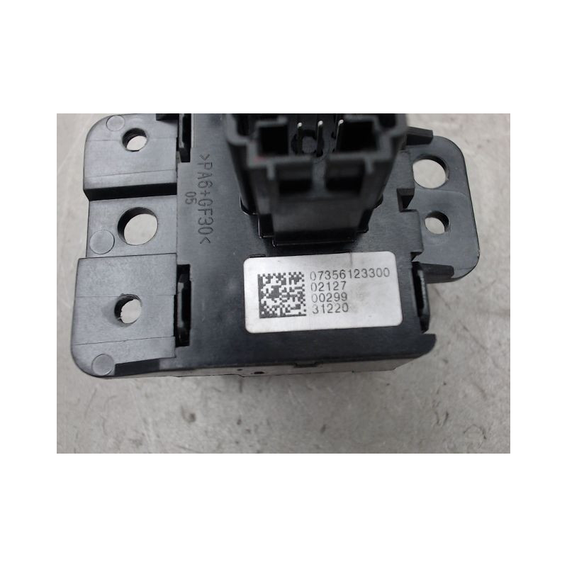 INTERIEUR COMMANDE FREIN A MAIN FIAT 500X