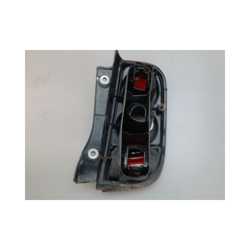 FEU ARRIERE GAUCHE  NISSAN MICRA