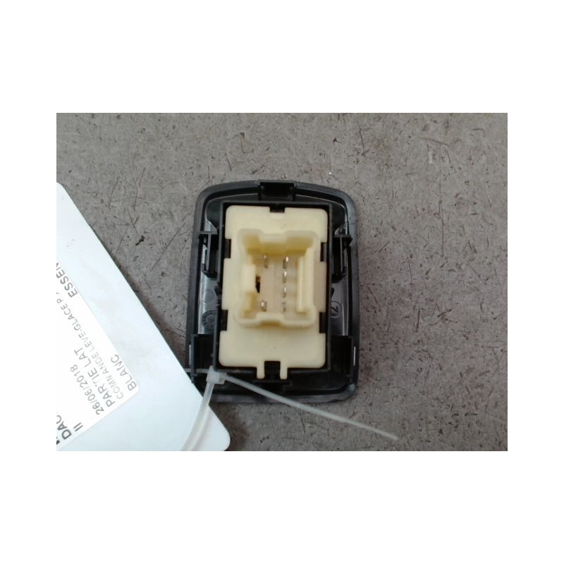 COMMANDE LEVE-GLACE PORTE AVD DACIA SANDERO II Phase 1 2012-...