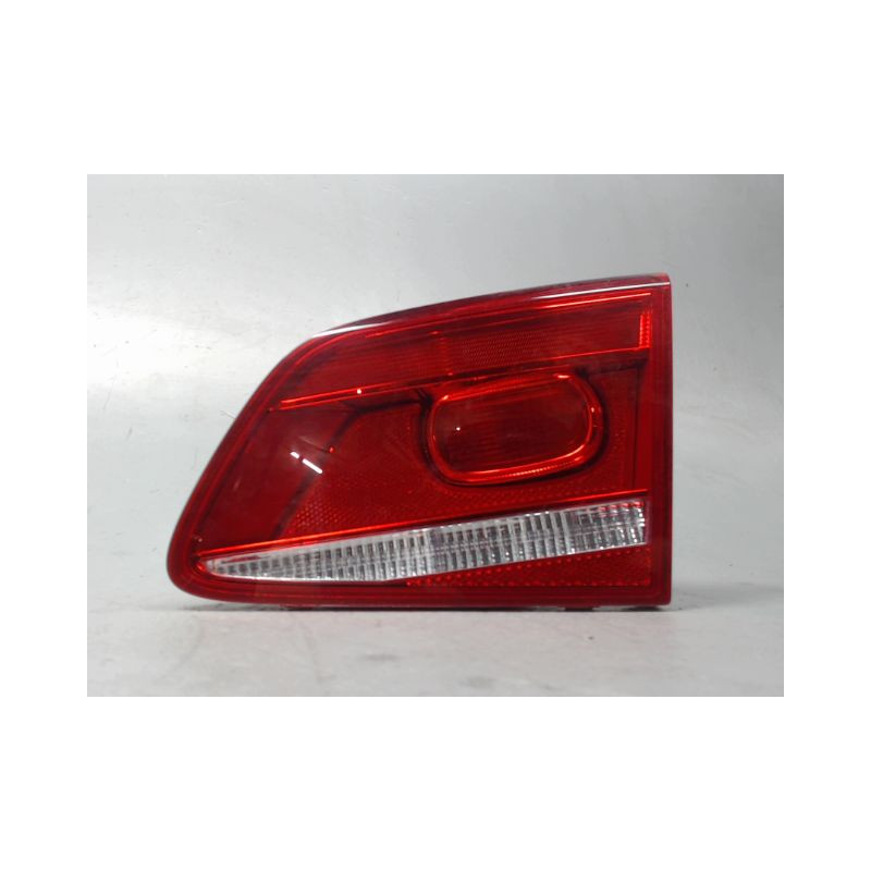 FEU ARRIERE INTERIEUR DROIT VOLKSWAGEN PASSAT 2010-