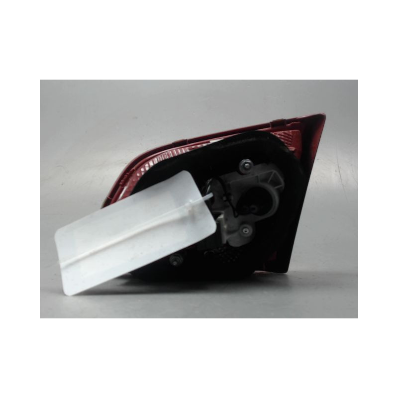 FEU ARRIERE INTERIEUR GAUCHE VOLKSWAGEN PASSAT 2010-
