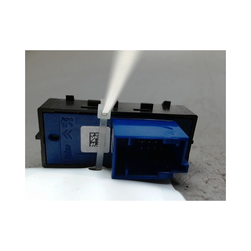 COMMANDE ESP PEUGEOT 208