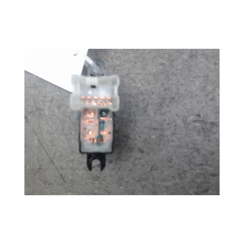 COMMANDE LEVE-GLACE PORTE ARG NISSAN JUKE