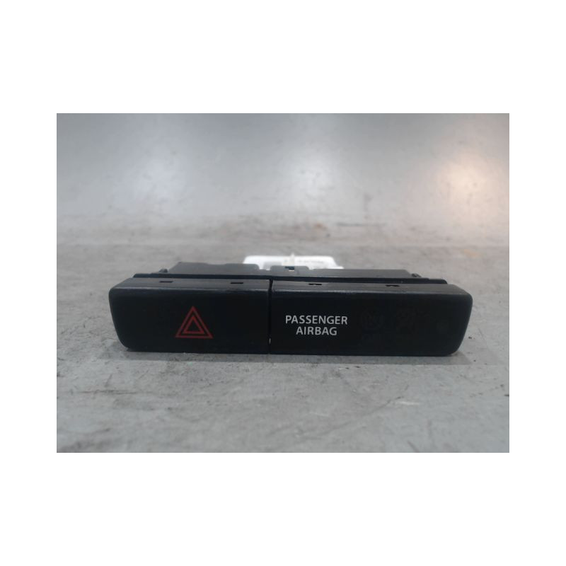 BOUTON DE WARNING SUZUKI IGNIS