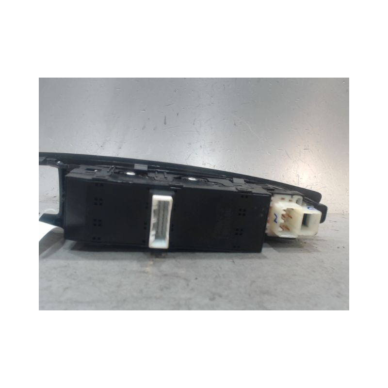 COMMANDE LEVE-GLACE PORTE AVG HYUNDAI I20