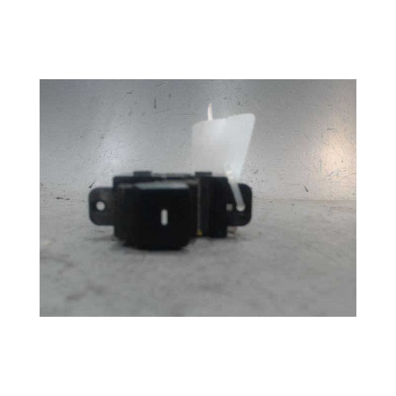 COMMANDE LEVE-GLACE PORTE AVD HYUNDAI I20