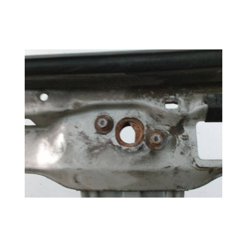 TRAVERSE SUPERIEURE ARMATURE AVANT RENAULT CLIO