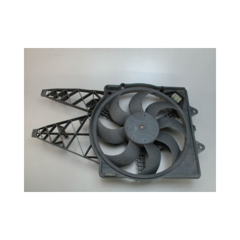 MOTEUR VENTILATEUR RADIATEUR FIAT PUNTO