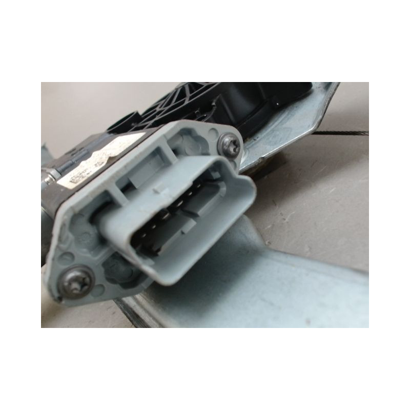 MECANISME LEVE-GLACE AVANT GAUCHE DACIA DUSTER