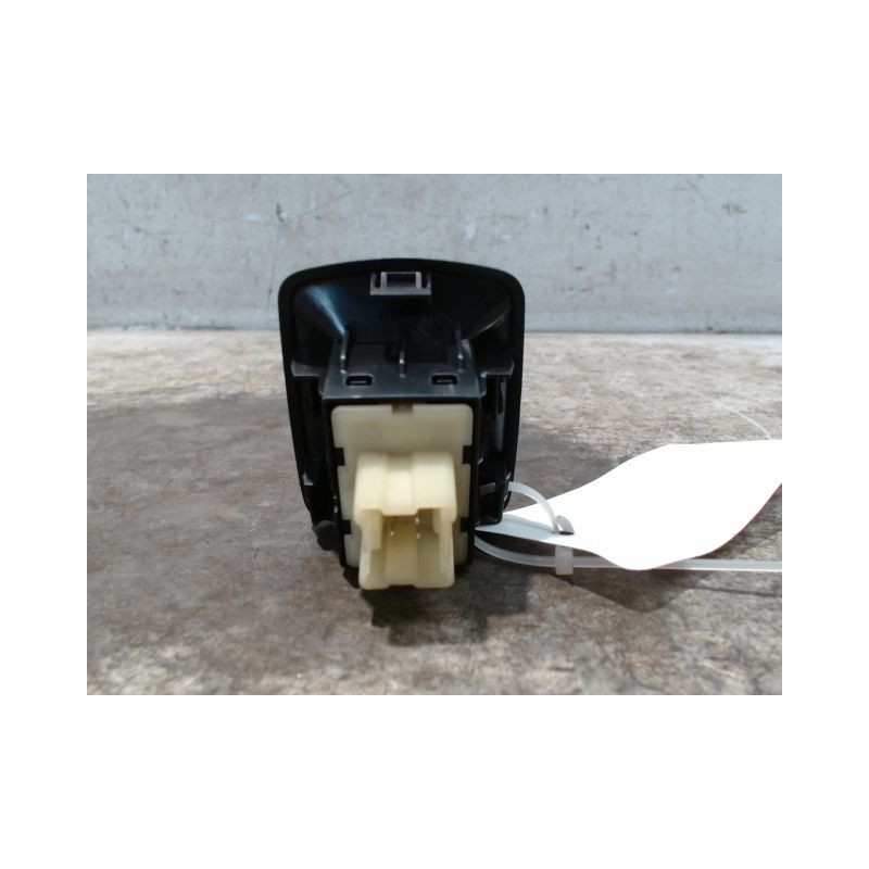 COMMANDE LEVE-GLACE PORTE AVD DACIA SANDERO 2008-