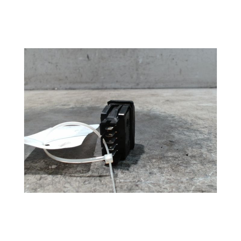 COMMANDE LEVE-GLACE PORTE AVD CITROEN XSARA  PICASSO