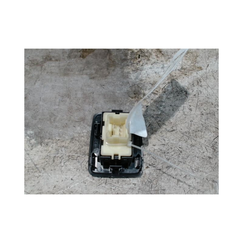 COMMANDE LEVE-GLACE PORTE AVD DACIA SANDERO 2008-