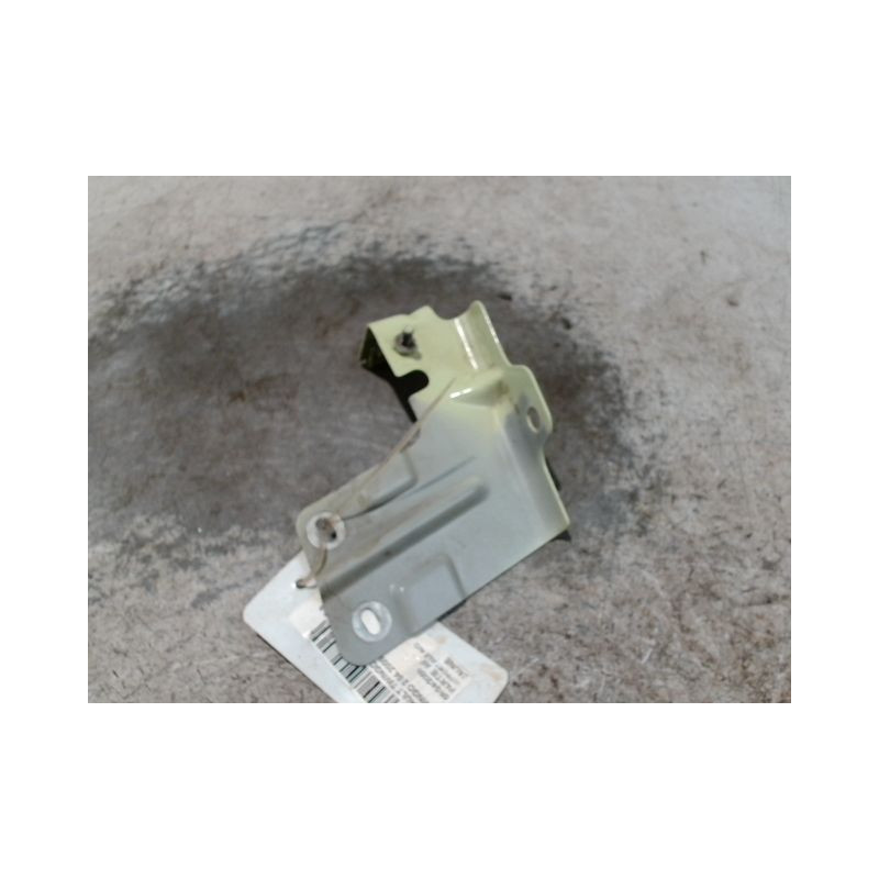 SUPPORT AILE AVD RENAULT TWINGO 2 2009-
