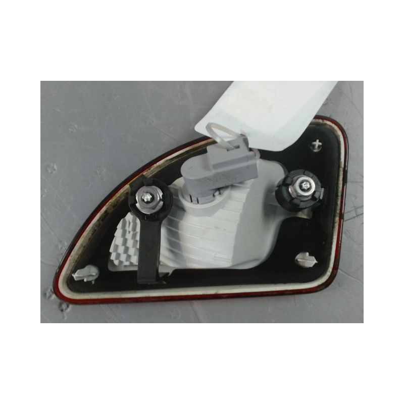 FEU ARRIERE INTERIEUR DROIT RENAULT TWINGO 2 2010-