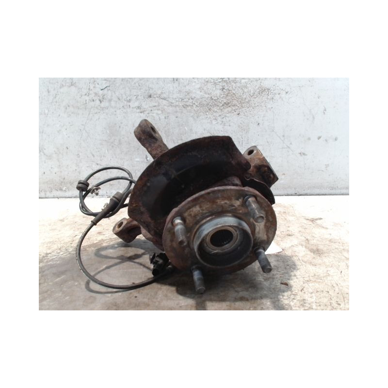 PIVOT AVANT GAUCHE NISSAN TIIDA