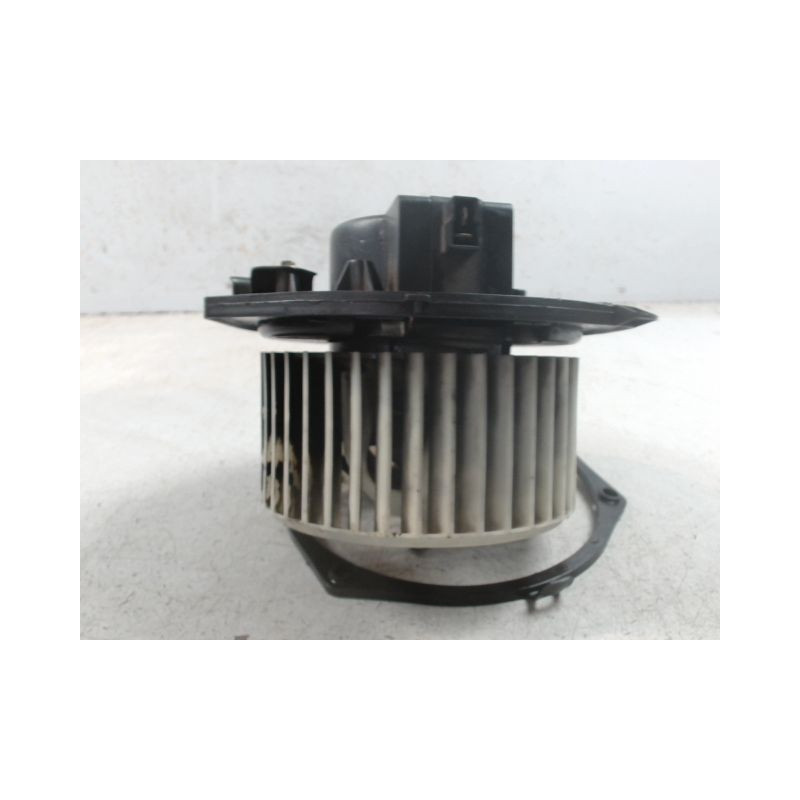 MOTEUR VENTILATEUR CHAUFFAGE IVECO 29L10