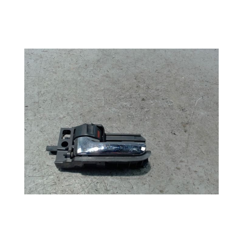 POIGNEE INTERIEURE PORTE AVANT GAUCHE TOYOTA COROLLA 2002-