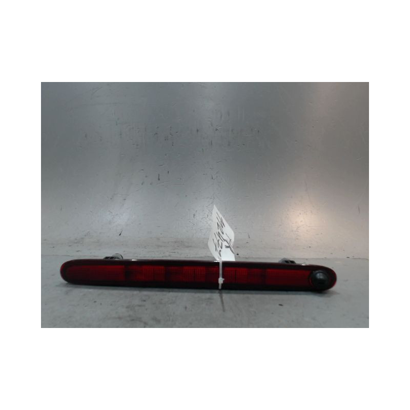 FEUX STOP SUPPLEMENTAIRE SUZUKI SWIFT