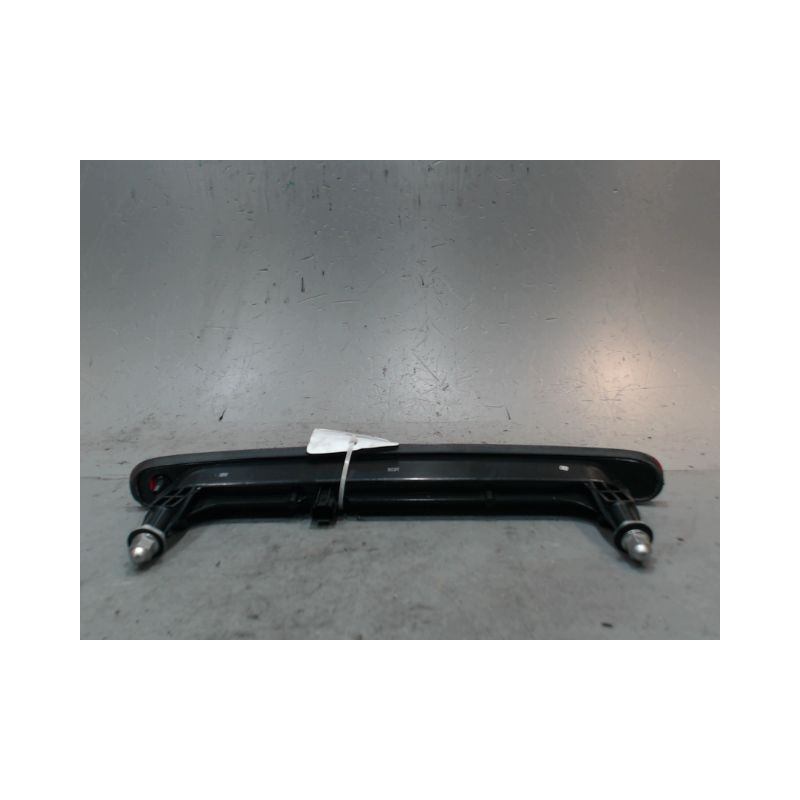 FEUX STOP SUPPLEMENTAIRE SUZUKI SWIFT