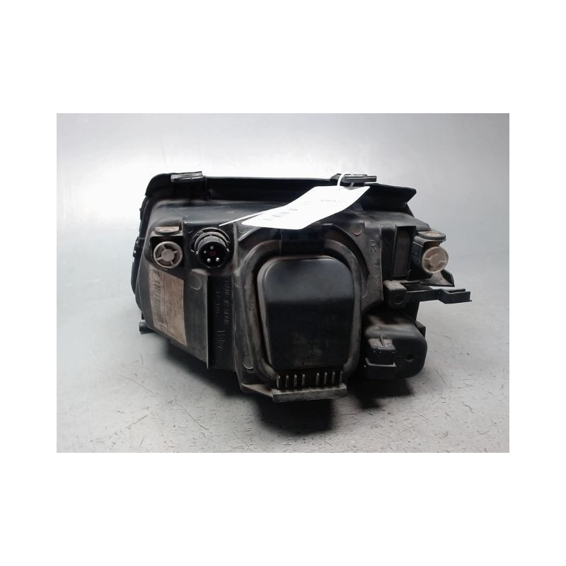 PHARE DROIT AUDI A4 AVANT 96-99