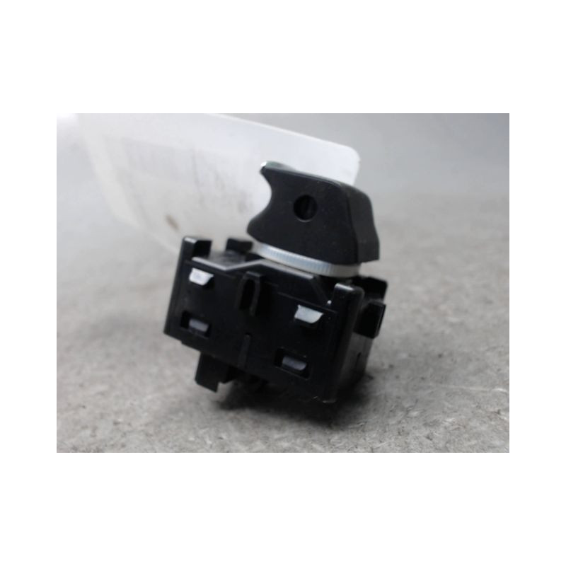COMMANDE LEVE-GLACE PORTE AVD FORD FIESTA