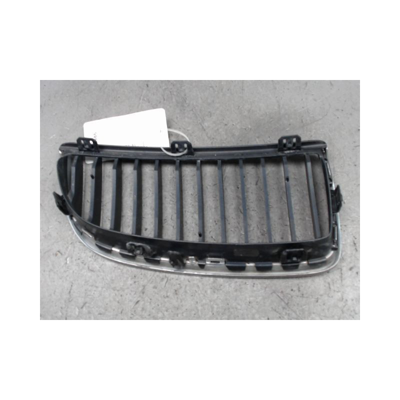 GRILLE CALANDRE GAUCHE B.M.W. SERIE 3