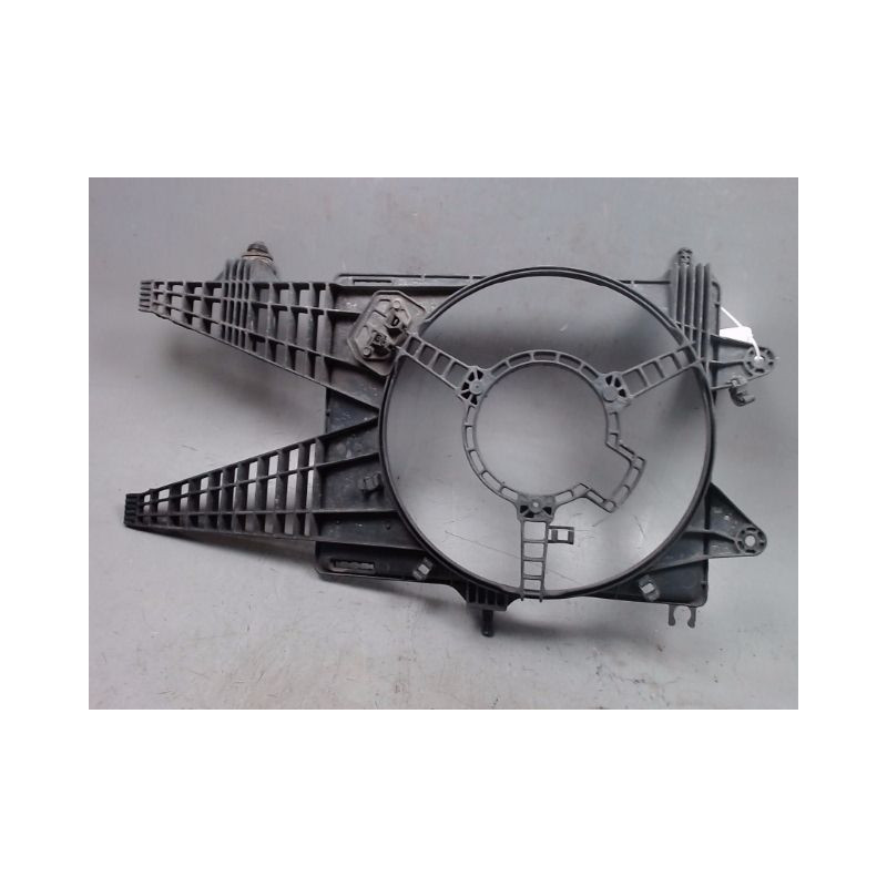 SUPPORT DE VENTILATEUR FIAT IDEA