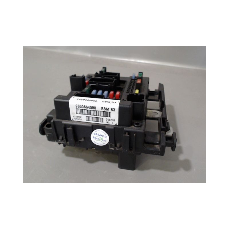 BOITE A FUSIBLES PEUGEOT 307