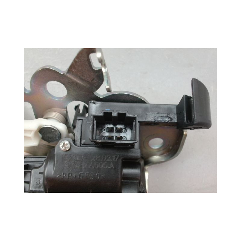 SERRURE COFFRE ARRIERE AUDI A3