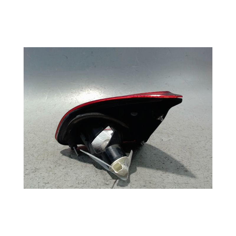FEU ARRIERE INTERIEUR GAUCHE NISSAN QHASQAI 2007-