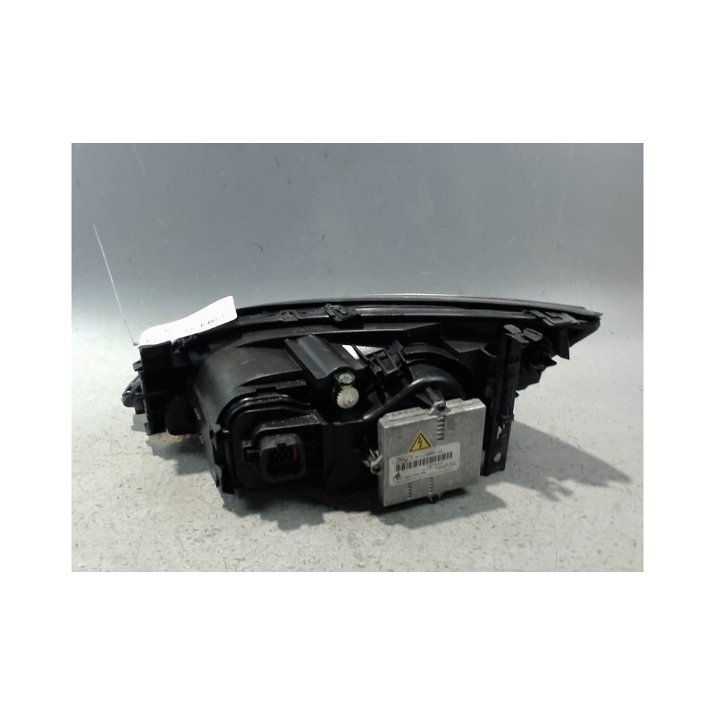 PHARE DROIT FORD MONDEO 2000-2007