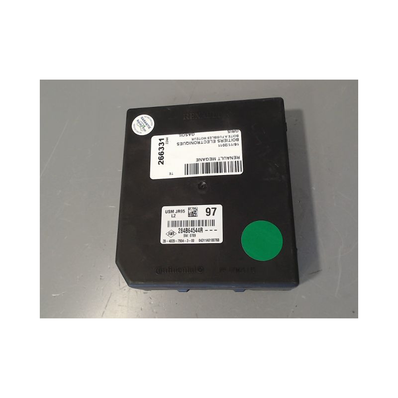 BOITE A FUSIBLES RENAULT MEGANE