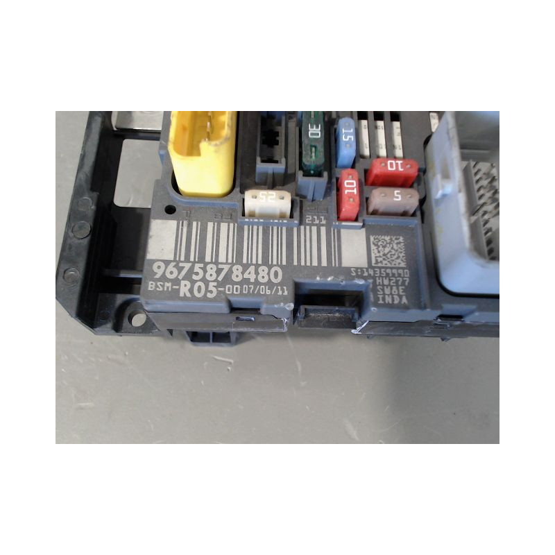 BOITE A FUSIBLES PEUGEOT 308