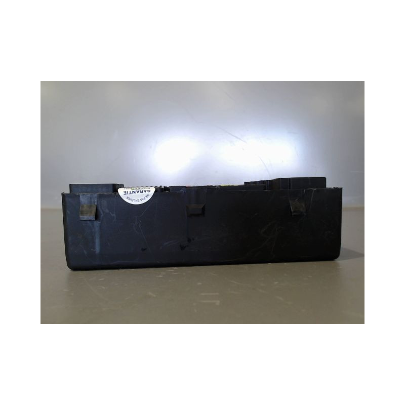 BOITE A FUSIBLES RENAULT MEGANE