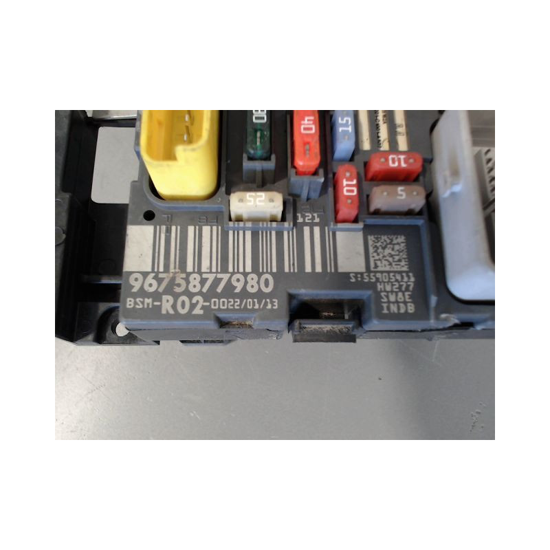 BOITE A FUSIBLES CITROEN C4