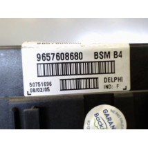 BOITE A FUSIBLES PEUGEOT 307
