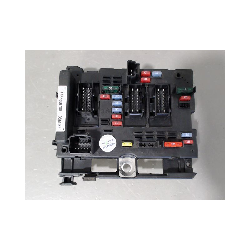 BOITE A FUSIBLES PEUGEOT 206