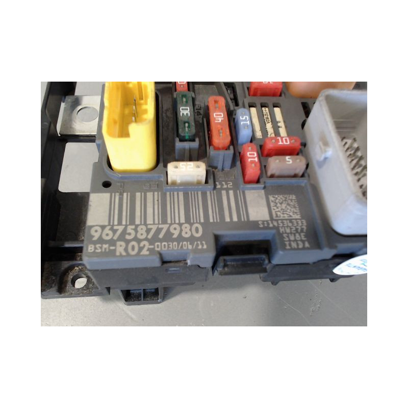 BOITE A FUSIBLES CITROEN C4